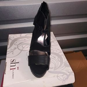 Black jazzy high heel